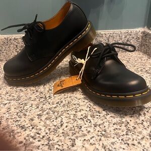 Dr. Martens Women’s 1461 Smooth Leather Oxford Shoes Black size 6